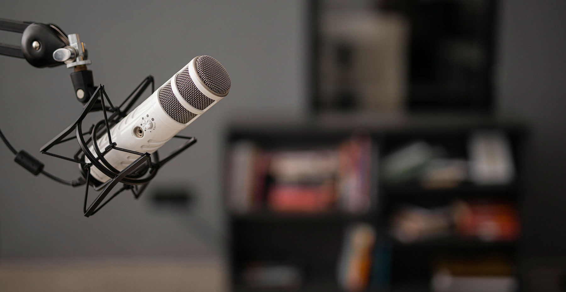 Tipos de locutores adecuados para voz de marca en estudio